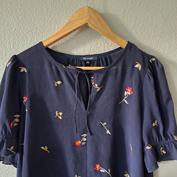 🩵Madewell Embroidered Floral Navy Women's Top Size Small - Picture 6 of 9